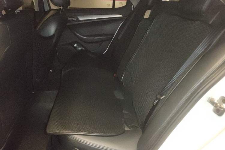 Used Roewe 360 2015 1.5L Automatic Luxury Edition Left Rear Seat