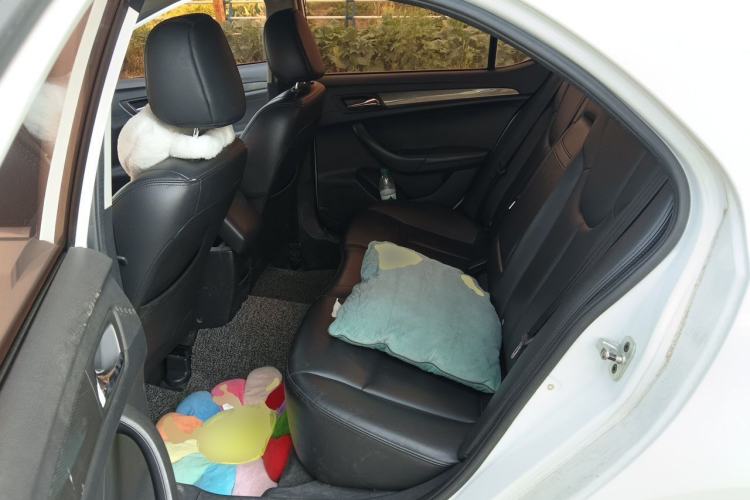 Used Roewe 360 2015 20T TST Deluxe Edition Left Rear Seat