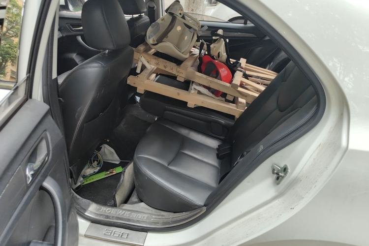 Used Roewe 360 2015 1.5L Automatic Luxury Edition Left Rear Seat