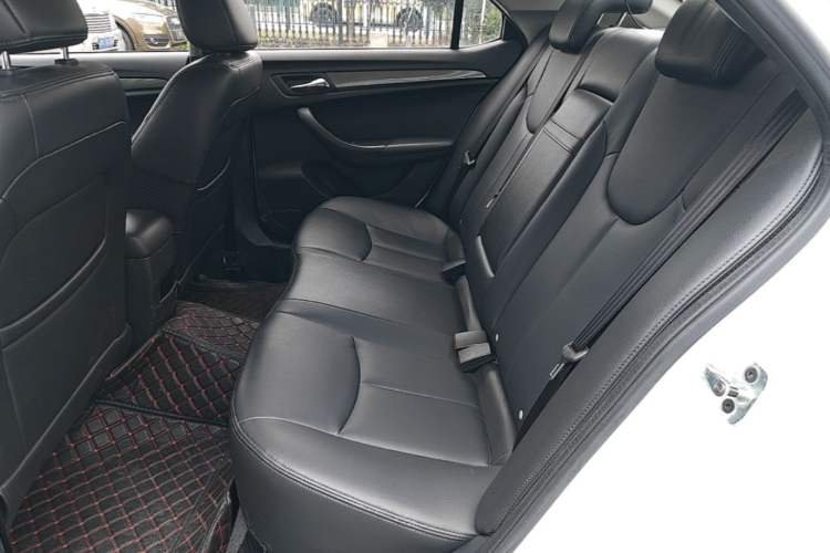 Used Roewe 360 2015 1.5L Automatic Luxury Edition Left Rear Seat