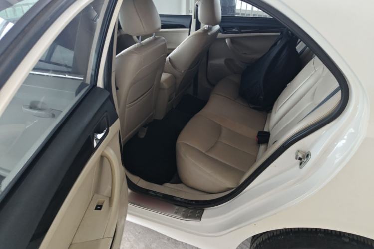 Used Roewe 360 2015 1.5L Automatic Luxury Edition Left Rear Seat