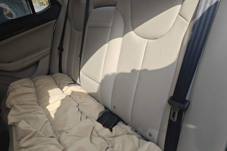 Used Roewe 360 2015 1.5L Automatic Luxury Edition Left Rear Seat