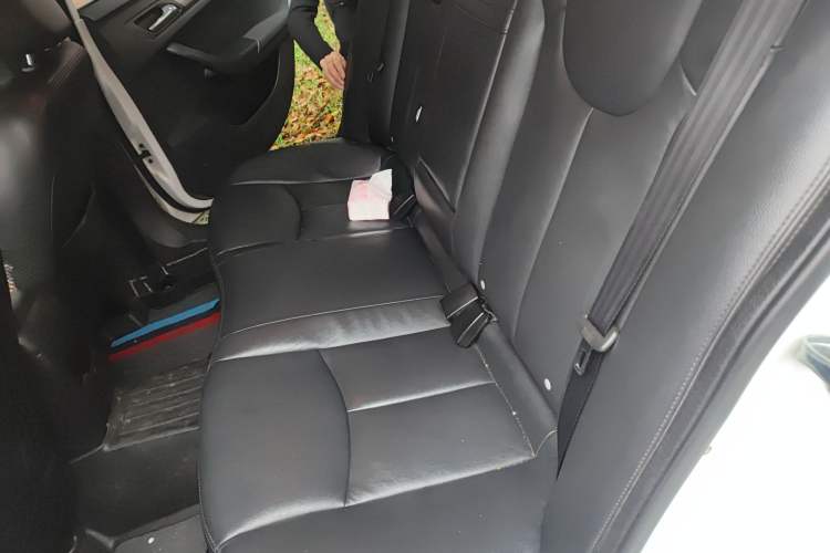 Used Roewe 360 2015 1.5L Automatic Luxury Edition Left Rear Seat