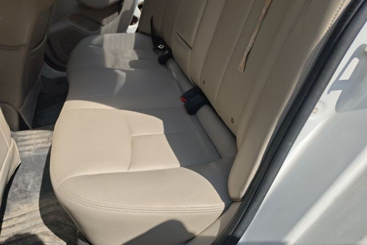 Used Roewe 360 2015 1.5L Automatic Luxury Edition Left Rear Seat