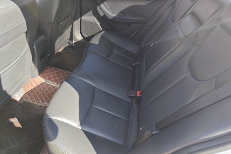Used Roewe 360 2015 1.5L Automatic Luxury Edition Left Rear Seat