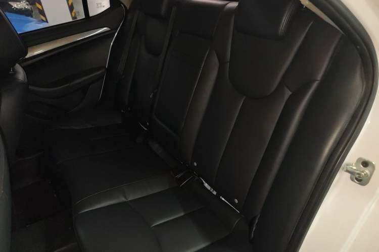 Used Roewe 360 2015 1.5L Automatic Luxury Edition Left Rear Seat