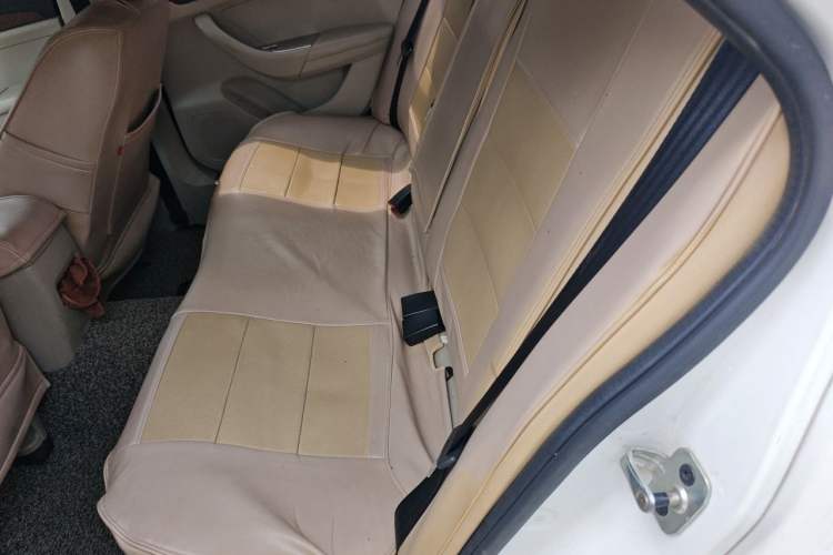 Used Roewe 360 2015 1.5L Automatic Luxury Edition Left Rear Seat