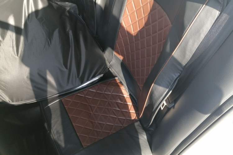 Used Roewe 360 2015 1.5L Automatic Luxury Edition Left Rear Seat