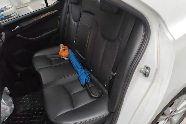 Used Roewe 360 2015 1.5L Automatic Luxury Edition Left Rear Seat