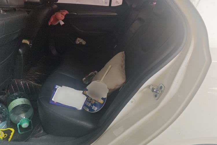 Used Roewe 360 2015 20T TST Deluxe Edition Left Rear Seat