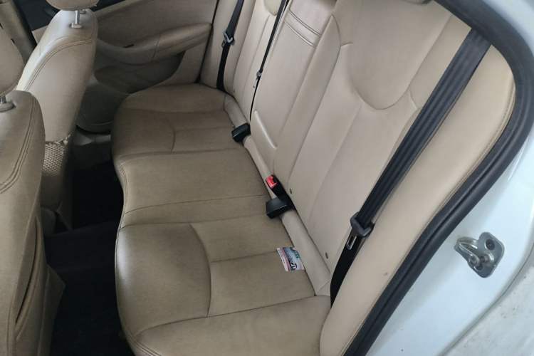 Used Roewe 360 2015 1.5L Automatic Luxury Edition Left Rear Seat