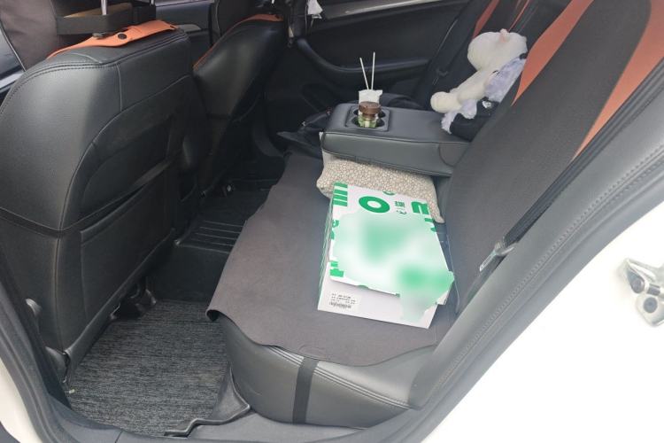 Used Roewe 360 2015 1.5L Automatic Luxury Edition Left Rear Seat