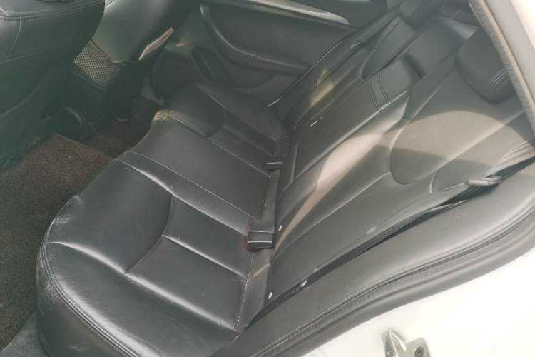 Used Roewe 360 2015 1.5L Automatic Luxury Edition Left Rear Seat
