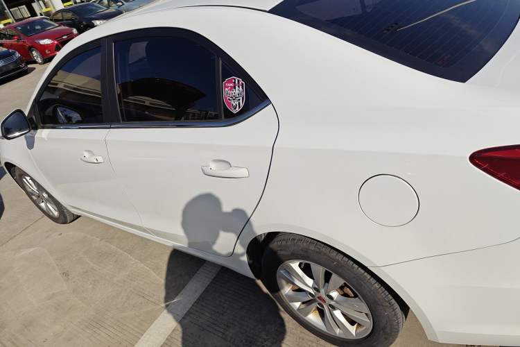Used Roewe 360 2015 1.5L Automatic Luxury Edition Left Side