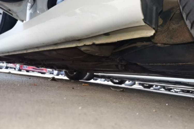 Used Roewe 360 2015 20T TST Deluxe Edition Left Side Sill