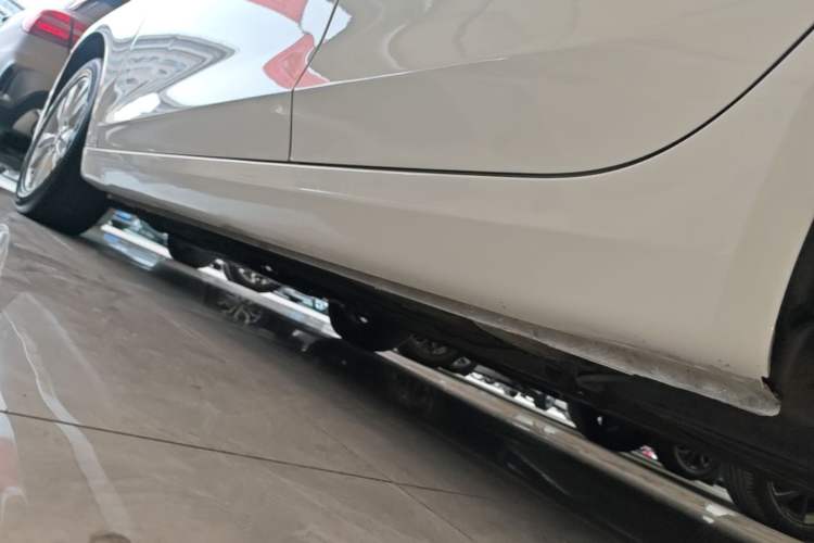 Used Roewe 360 2015 1.5L Manual Luxury Edition Left Side Sill