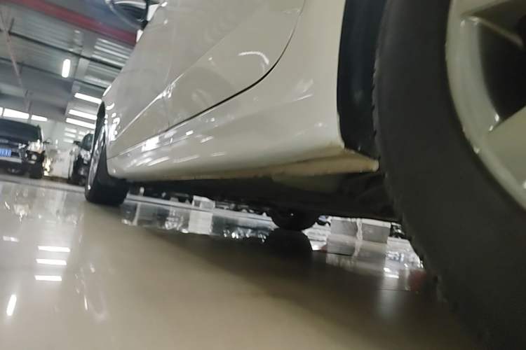 Used Roewe 360 2015 20T TST Deluxe Edition Left Side Sill