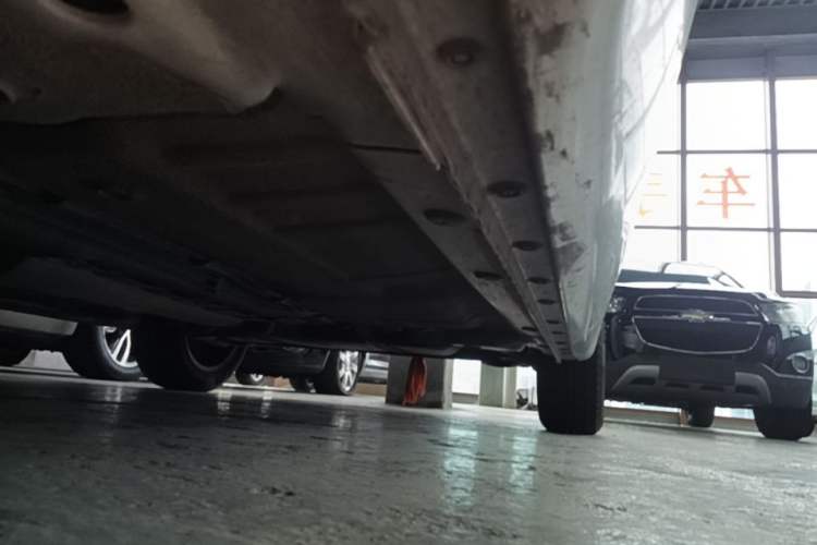 Used Roewe 360 2015 1.5L Manual Luxury Edition Left Side Sill