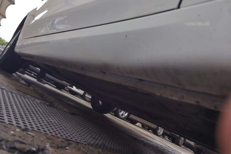 Used Roewe 360 2015 1.5L Automatic Elite Edition Left Side Sill