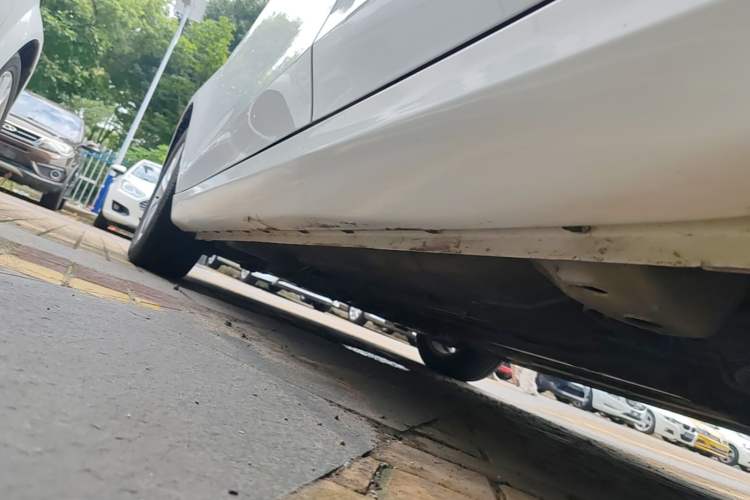 Used Roewe 360 2015 1.5L Automatic Luxury Edition Left Side Sill