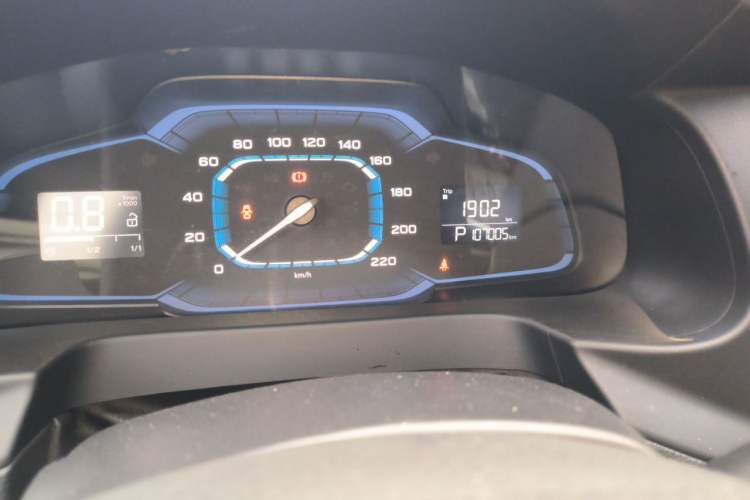 Used Roewe 360 2015 1.5L Automatic Luxury Edition Odometer Close Up