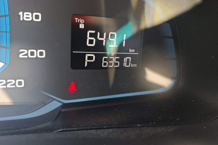 Used Roewe 360 2015 1.5L Automatic Luxury Edition Odometer Close Up