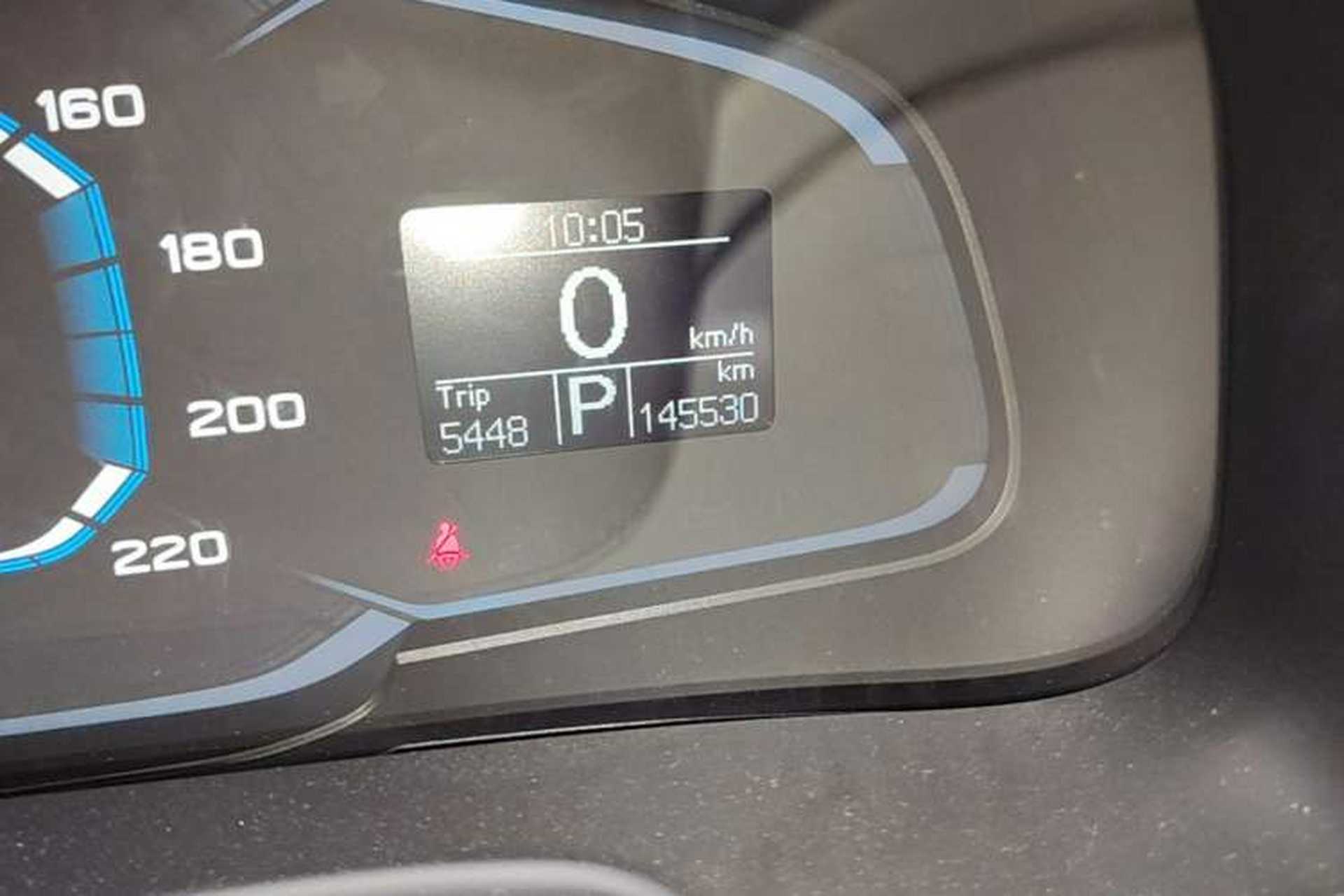 Used Roewe 360 2015 20T TST Deluxe Edition Odometer Close Up