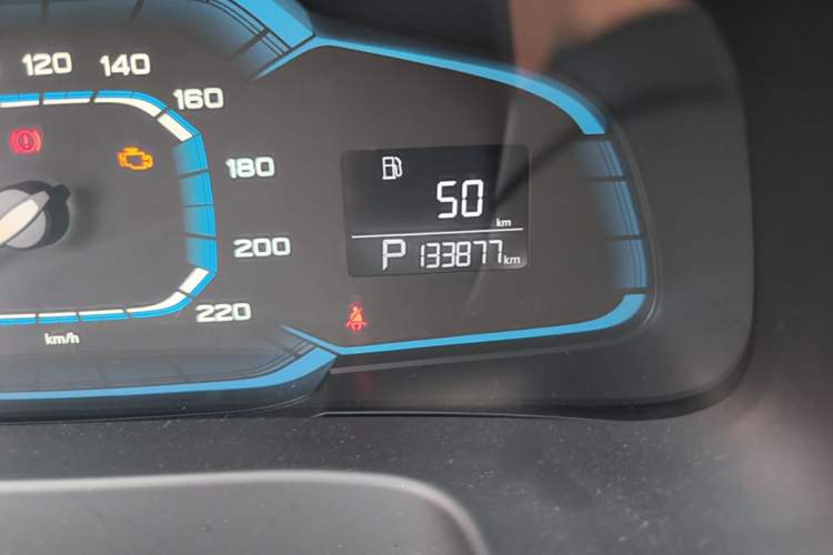 Used Roewe 360 2015 1.5L Automatic Luxury Edition Odometer Close Up