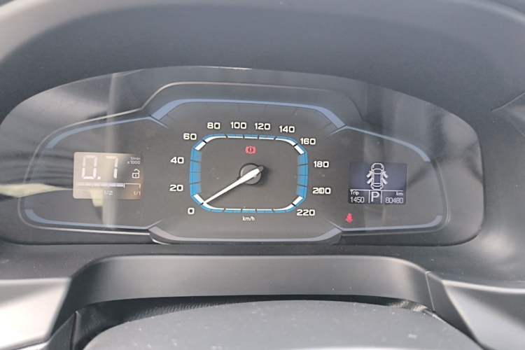 Used Roewe 360 2015 20T TST Deluxe Edition Odometer Close Up