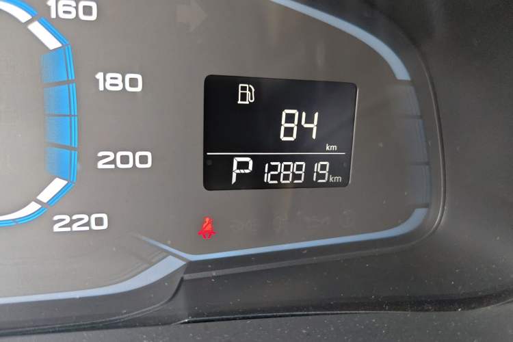 Used Roewe 360 2015 1.5L Automatic Luxury Edition Odometer Close Up
