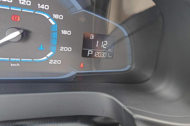 Used Roewe 360 2015 1.5L Automatic Luxury Edition Odometer Close Up