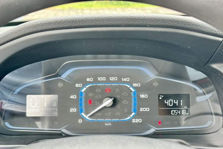 Used Roewe 360 2015 1.5L Manual Luxury Edition Odometer Close Up