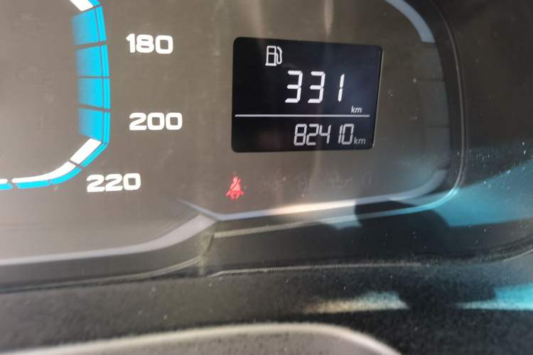 Used Roewe 360 2015 1.5L Manual Luxury Edition Odometer Close Up