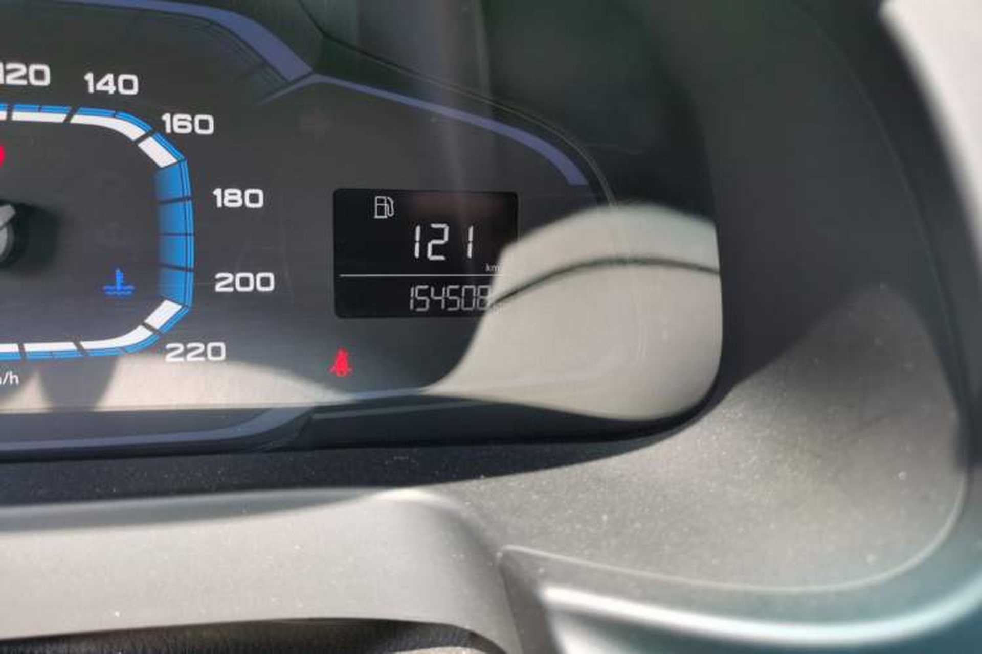 Used Roewe 360 2015 1.5L Manual Luxury Edition Odometer Close Up