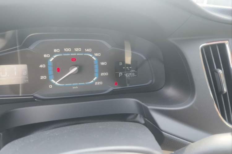 Used Roewe 360 2015 1.5L Automatic Luxury Edition Odometer Close Up