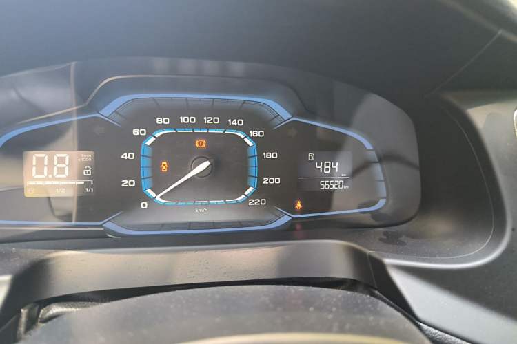 Used Roewe 360 2015 1.5L Manual Luxury Edition Odometer Close Up