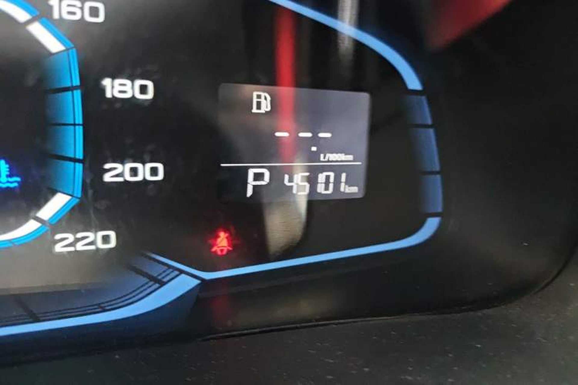 Used Roewe 360 2015 1.5L Automatic Luxury Edition Odometer Close Up