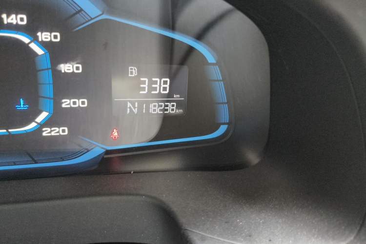 Used Roewe 360 2015 1.5L Automatic Luxury Edition Odometer Close Up