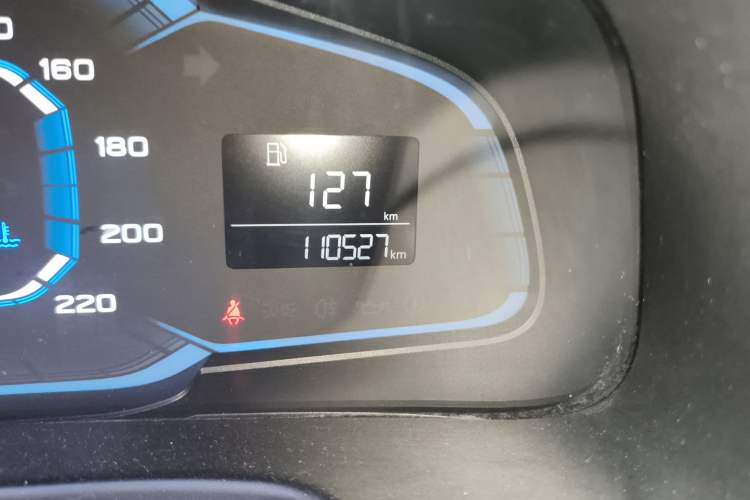 Used Roewe 360 2015 1.5L Manual Luxury Edition Odometer Close Up