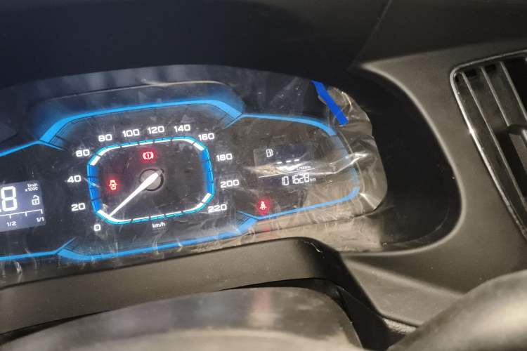 Used Roewe 360 2015 1.5L Manual Luxury Edition Odometer Close Up