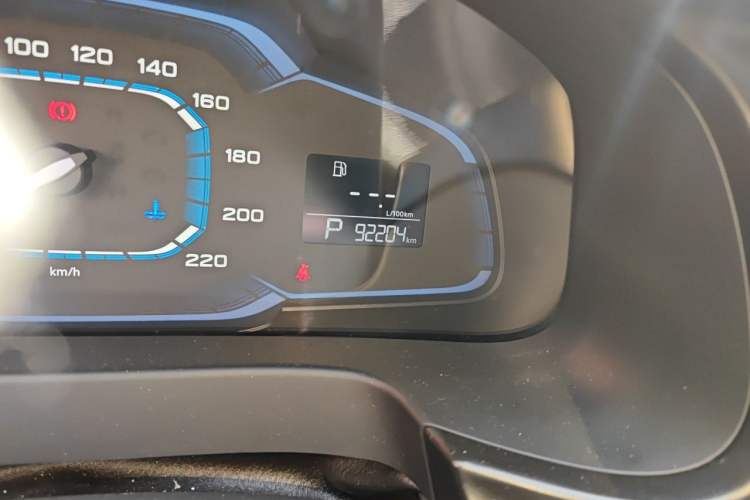 Used Roewe 360 2015 1.5L Automatic Luxury Edition Odometer Close Up