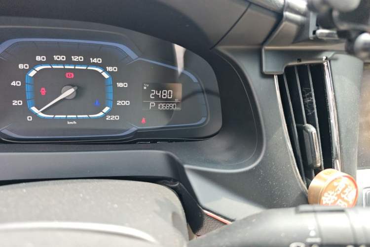 Used Roewe 360 2015 1.5L Automatic Luxury Edition Odometer Close Up