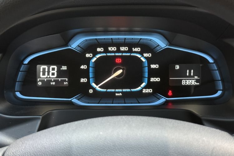 Used Roewe 360 2015 1.5L Manual Luxury Edition Odometer Close Up