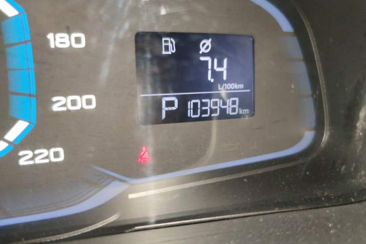 Used Roewe 360 2015 1.5L Automatic Luxury Edition Odometer Close Up