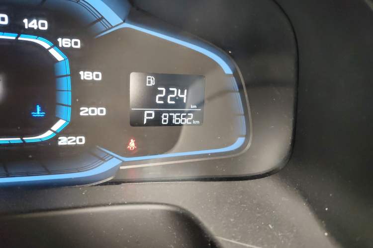Used Roewe 360 2015 1.5L Automatic Luxury Edition Odometer Close Up