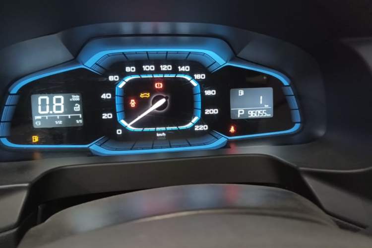 Used Roewe 360 2015 1.5L Automatic Luxury Edition Odometer Close Up