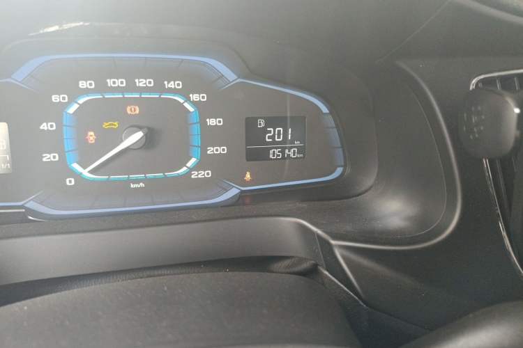 Used Roewe 360 2015 1.5L Manual Luxury Edition Odometer Close Up