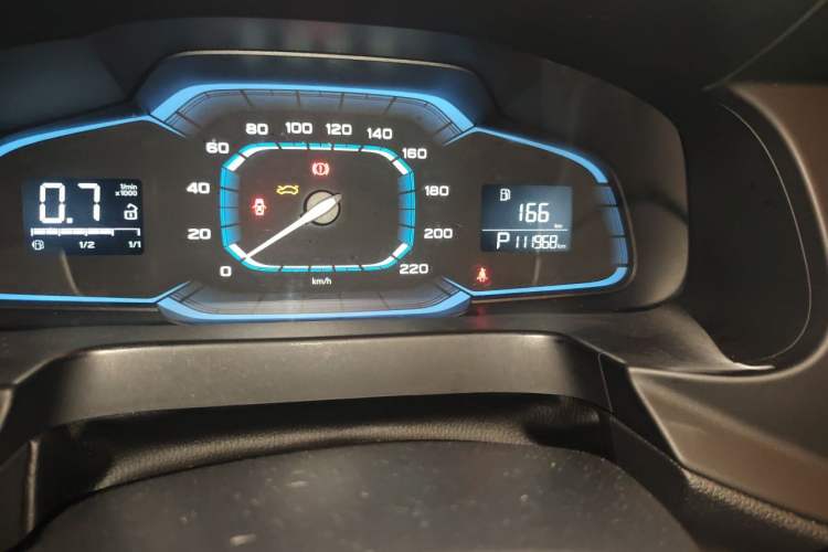 Used Roewe 360 2015 1.5L Automatic Luxury Edition Odometer Close Up