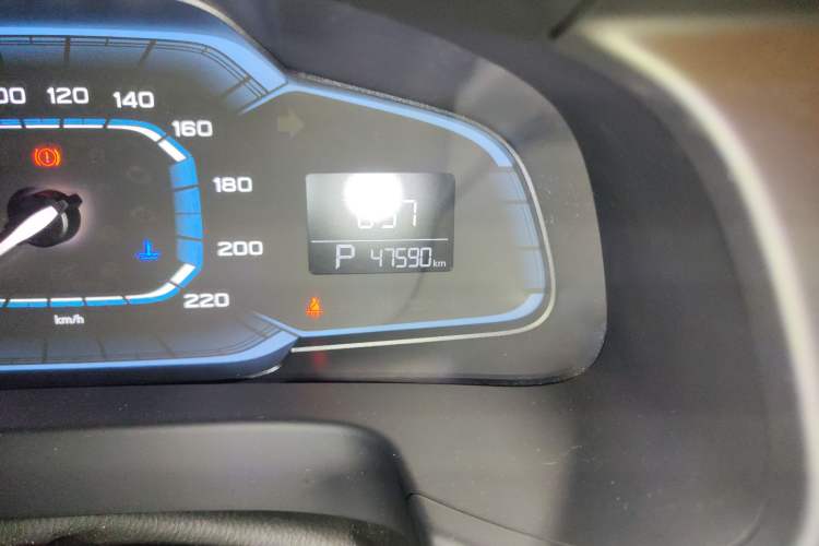 Used Roewe 360 2015 1.5L Automatic Luxury Edition Odometer Close Up