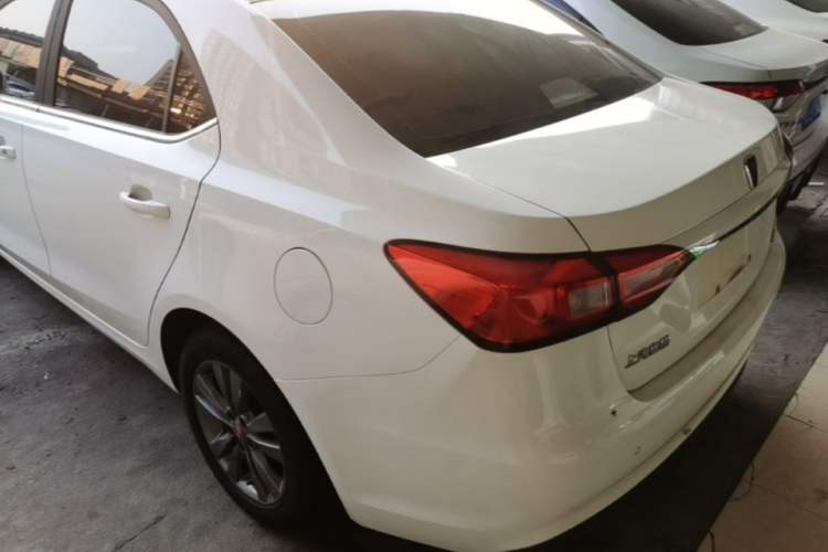Used Roewe 360 2015 20T TST Deluxe Edition Rear Left 45 Deg